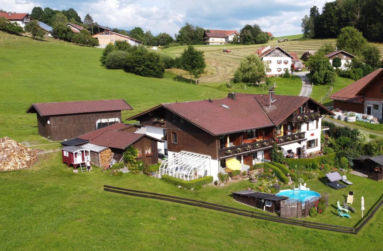 Landhaus Erna Hotell Böbrach Exteriör bild