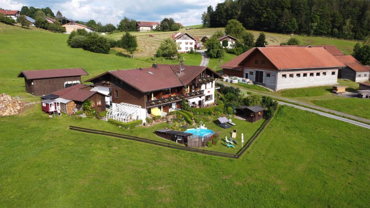 Landhaus Erna Hotell Böbrach Exteriör bild